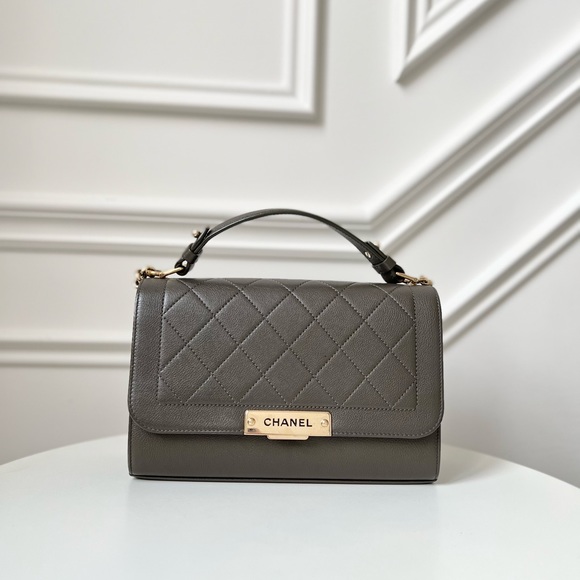 CHANEL LABEL CLICK FLAP BAG - Picture 1 of 14